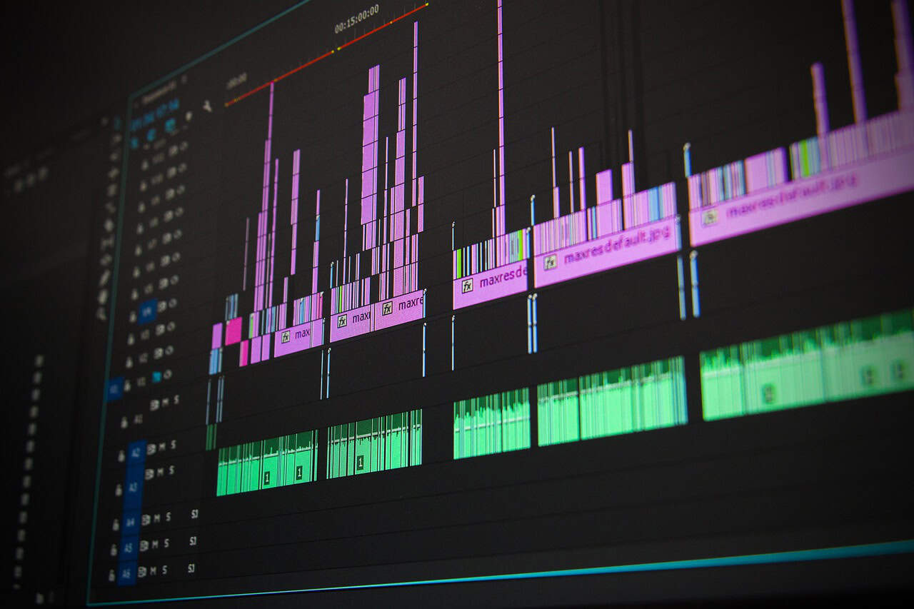 What Is A Video Editor ? Video Editor Salary